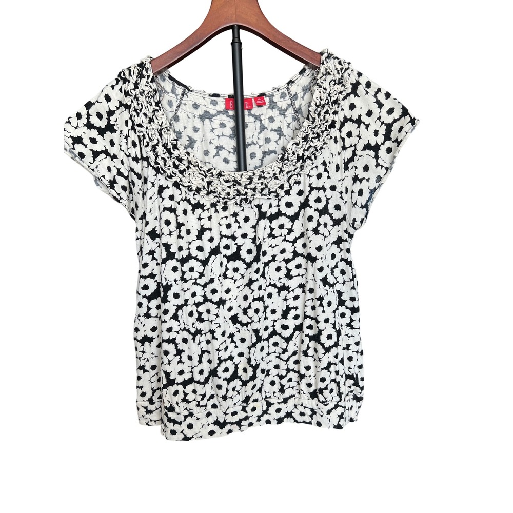 ELLE Women XL Black White Floral Print Ruffle Neck Short Sleeve Top Blouse - Picture 1 of 5